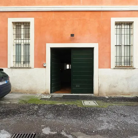 Enchanting Loft Between History And Tranquility Milan Exterior photo